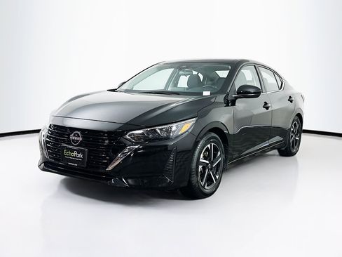 Used 2025 Nissan Sentra SV image 3