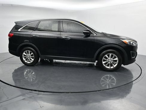 Used 2017 Kia Sorento FWD w/ LX Convenience Package image 9