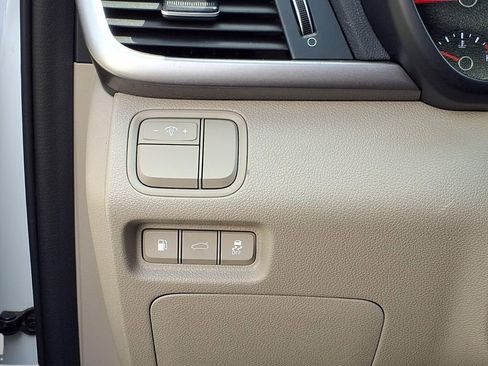 Used 2017 Kia Optima LX image 17