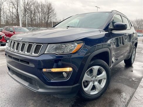 Used 2019 Jeep Compass Latitude image 1