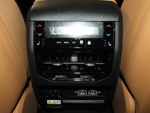 Used 2023 Jeep Grand Cherokee L Summit w/ Advanced Protech Group IV AWD/4WD image 31