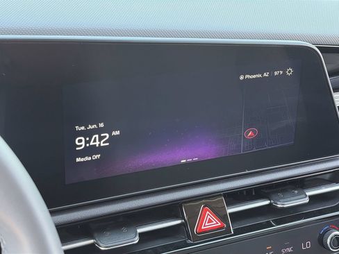 Certified 2024 Kia Niro EX FWD image 24