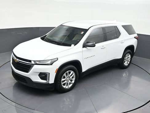 Used 2023 Chevrolet Traverse LS FWD image 15