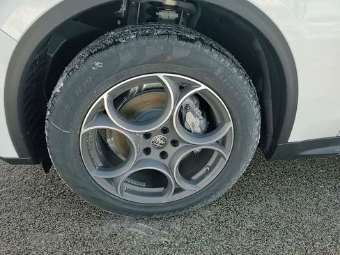 New 2025 Alfa Romeo Stelvio Sprint image 13