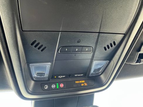 Used 2024 Cadillac XT4 Premium Luxury image 32