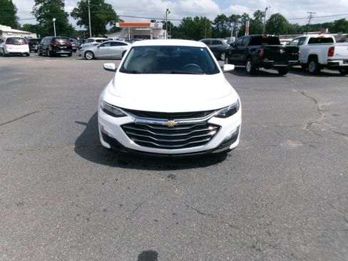 Used 2024 Chevrolet Malibu LS w/ Driver Confidence Package FWD image 3