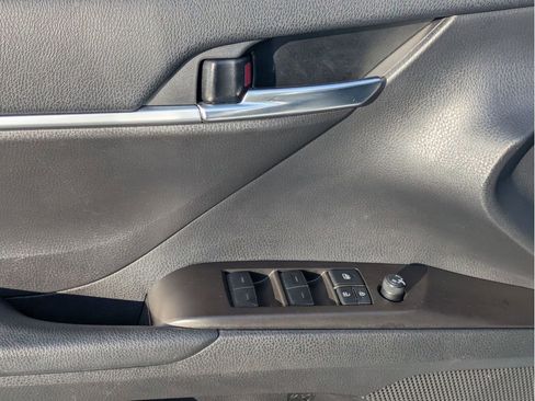 Used 2023 Toyota Camry SE image 14