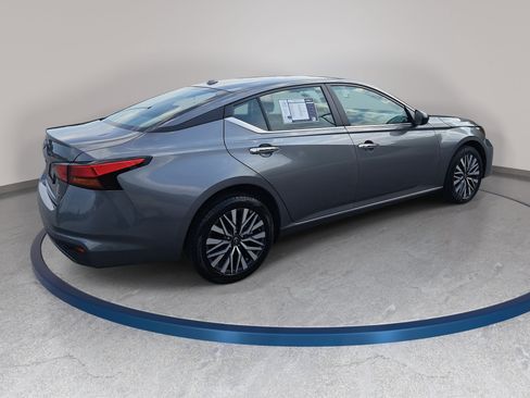 Used 2025 Nissan Altima 2.5 SV AWD/4WD image 5