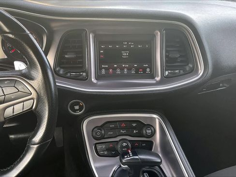 Used 2019 Dodge Challenger GT w/ Performance Handling Group image 9