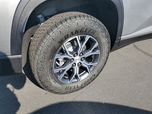 New 2026 GMC Acadia AT4 image 5