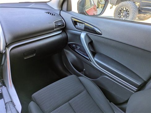 Used 2020 Mitsubishi Eclipse Cross LE image 18