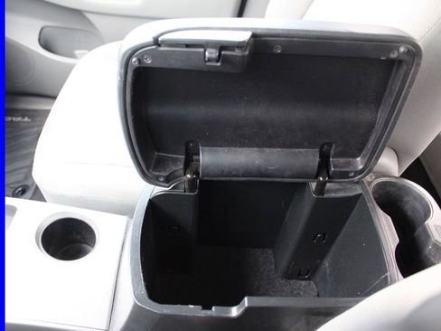 Used 2014 Toyota Tacoma 4x4 Double Cab w/ SR5 Package image 38