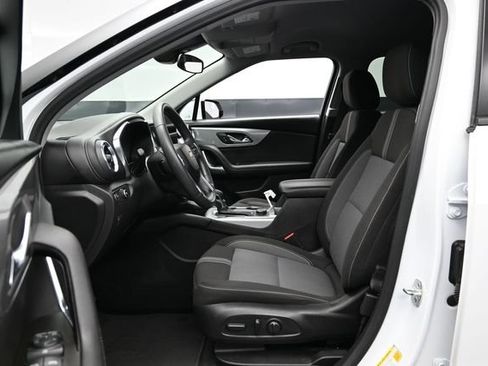 Used 2025 Chevrolet Blazer LT FWD image 18
