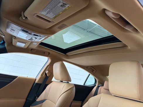 New 2025 Lexus ES 350 w/ Premium Package image 13