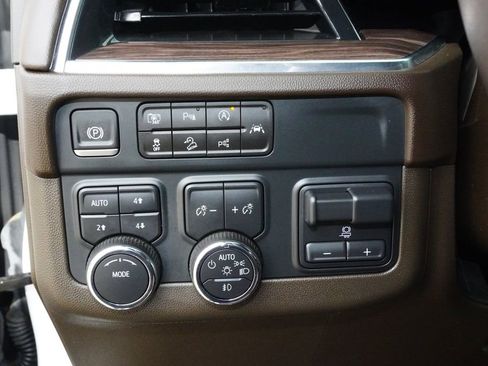 Used 2025 Chevrolet Tahoe LT w/ Comfort Package image 25