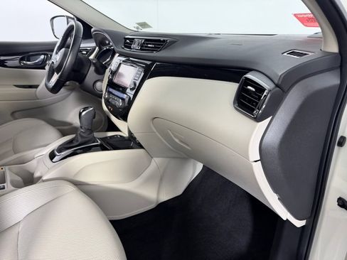 Used 2022 Nissan Rogue Sport SL image 30