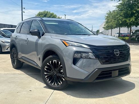 Used 2026 Nissan Rogue Dark Armor FWD image 2
