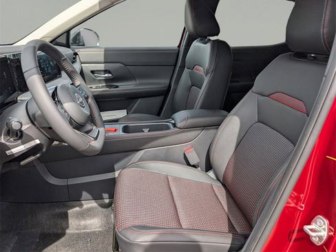 New 2026 Nissan Kicks SR image 17