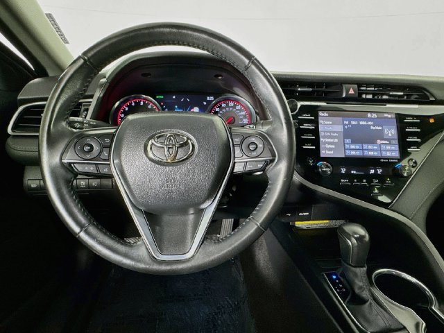 Used 2020 Toyota Camry XSE FWD image 10