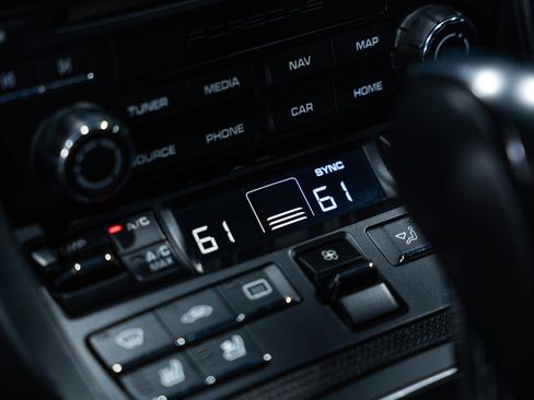 Used 2017 Porsche 911 Turbo S image 51