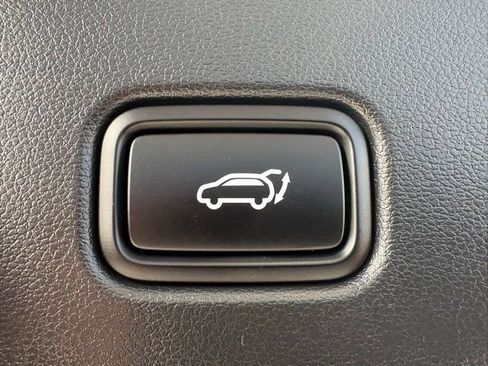 Used 2025 Hyundai Tucson Limited AWD/4WD image 17