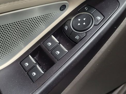 Used 2020 Ford Explorer Platinum w/ Premium Technology Package AWD/4WD image 27