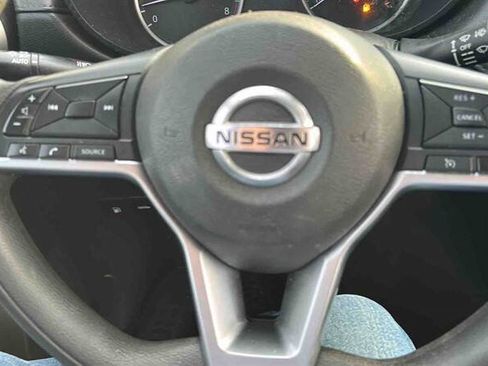 Used 2021 Nissan Versa S FWD image 15