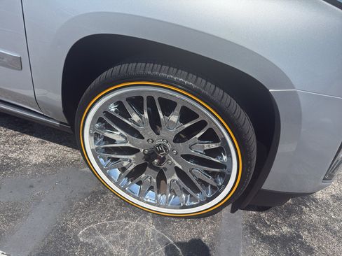 Used 2015 Cadillac Escalade ESV Platinum RWD image 5