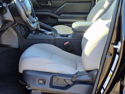 Used 2025 Toyota Tacoma SR5 image 11