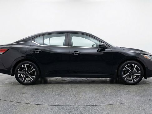 Used 2025 Nissan Sentra SV FWD image 11