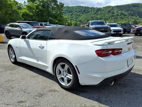 Used 2023 Chevrolet Camaro LT RWD image 3