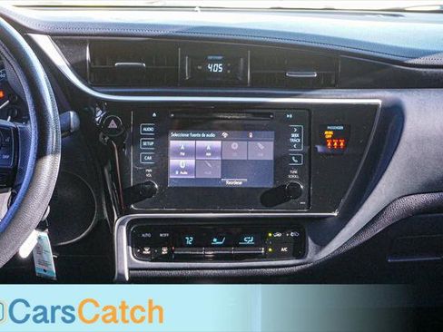 Used 2018 Toyota Corolla LE image 24