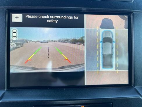 Used 2017 Ford F150 Platinum w/ Equipment Group 701A Luxury image 30