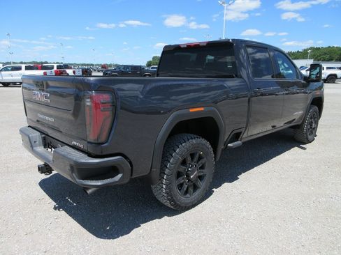 New 2026 GMC Sierra 2500 AT4 AWD/4WD image 5