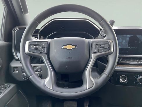Used 2024 Chevrolet Silverado 1500 LT image 25