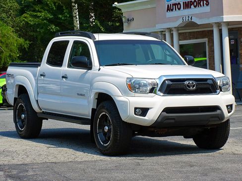 Used 2015 Toyota Tacoma 4x4 Double Cab w/ TRD Off-Road Package image 11