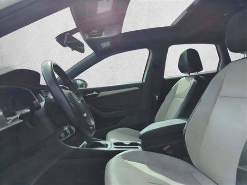 Used 2019 Volkswagen Jetta R-Line image 16