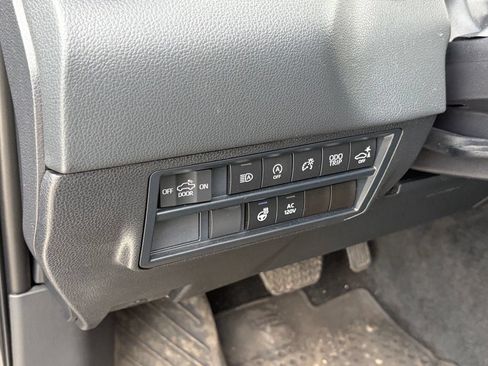 Used 2024 Toyota Tundra Limited AWD/4WD image 7