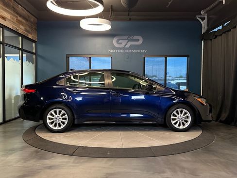 Used 2020 Toyota Corolla LE w/ LE Premium Package FWD image 2