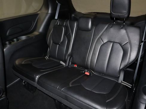 Used 2025 Chrysler Pacifica Select FWD image 22