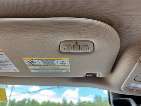 Used 2024 Ford Expedition XLT AWD/4WD image 31