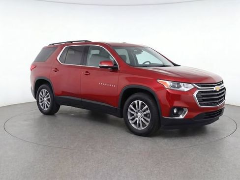 Used 2023 Chevrolet Traverse LT FWD image 3
