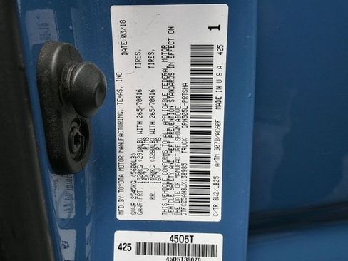 Used 2018 Toyota Tacoma SR image 17