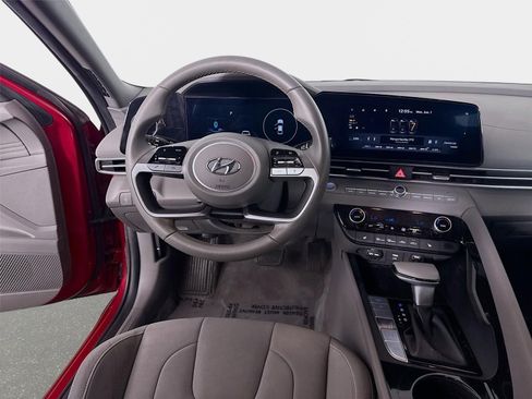 Certified 2023 Hyundai Elantra SEL w/ Convenience Package FWD image 23