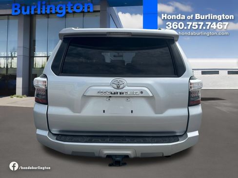 Used 2019 Toyota 4Runner SR5 AWD/4WD image 5