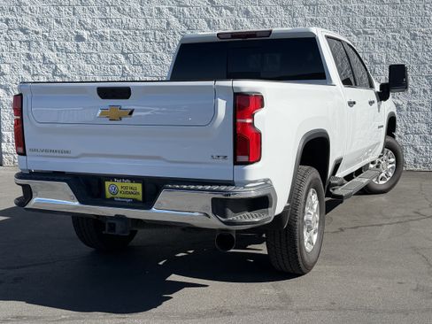 Used 2024 Chevrolet Silverado 2500 LTZ w/ LTZ Plus Package AWD/4WD image 7