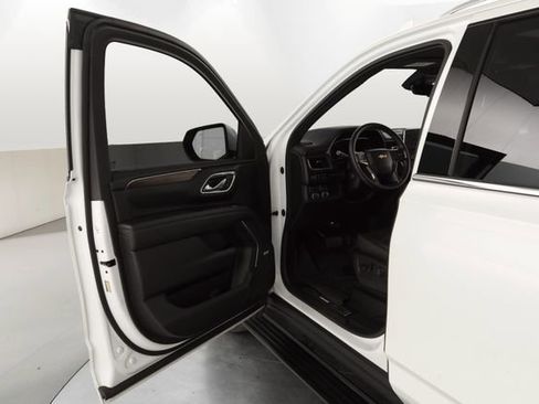 Used 2023 Chevrolet Tahoe High Country w/ LPO, Illumination Package AWD/4WD image 34