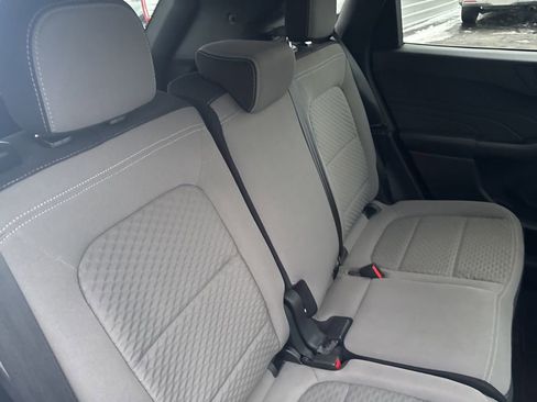 Used 2022 Ford Escape SE image 30
