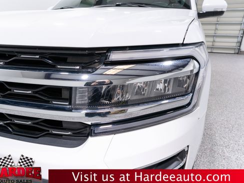 Used 2024 Ford Expedition Limited image 8