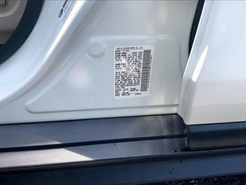 Used 2019 Nissan Rogue SV w/ Premium Package FWD image 14